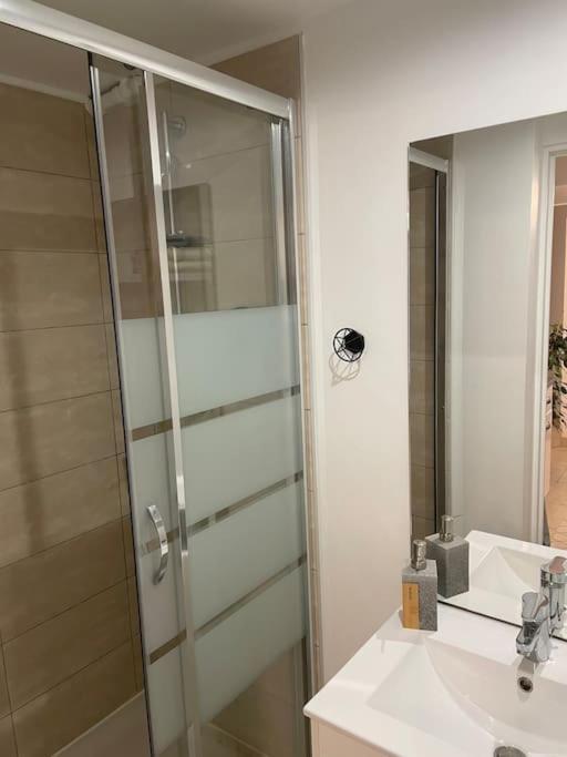 Le Cocon Balneo Apartment Санс Екстериор снимка